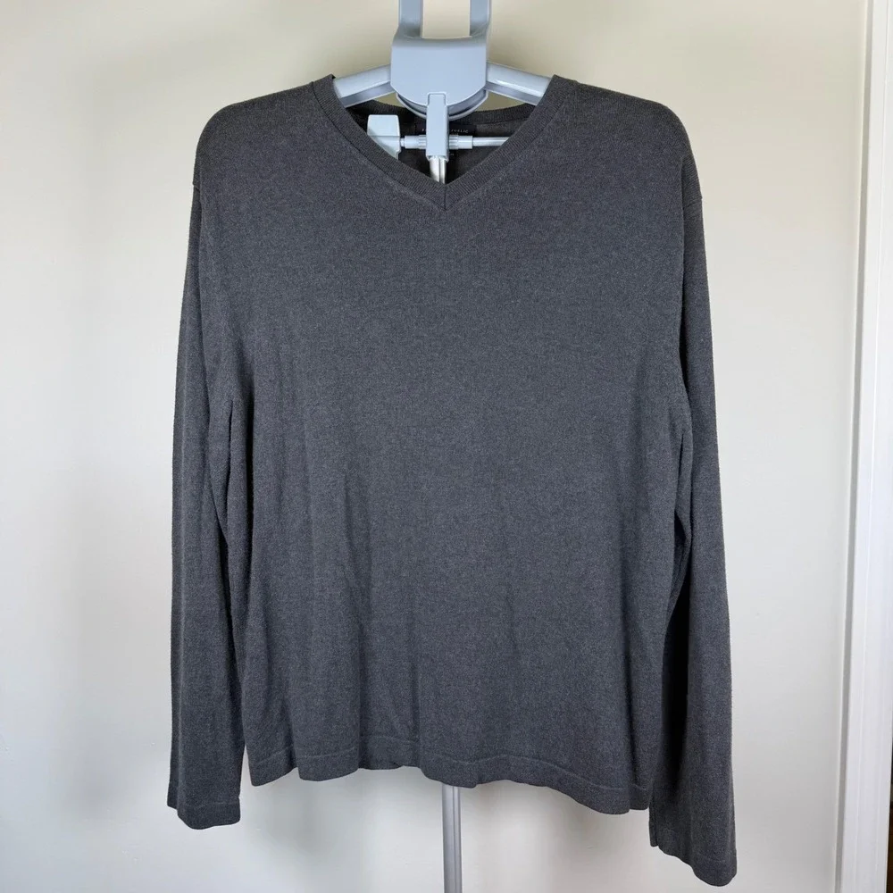 Banana Republic Mens XL Gray Silk Cashmere V-Neck Sweater Minimalist Knit Top